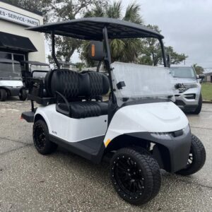 Front view of 2024 E-Z-GO Freedom RXV ELiTE Lithium Bright White in Columbus Ohio