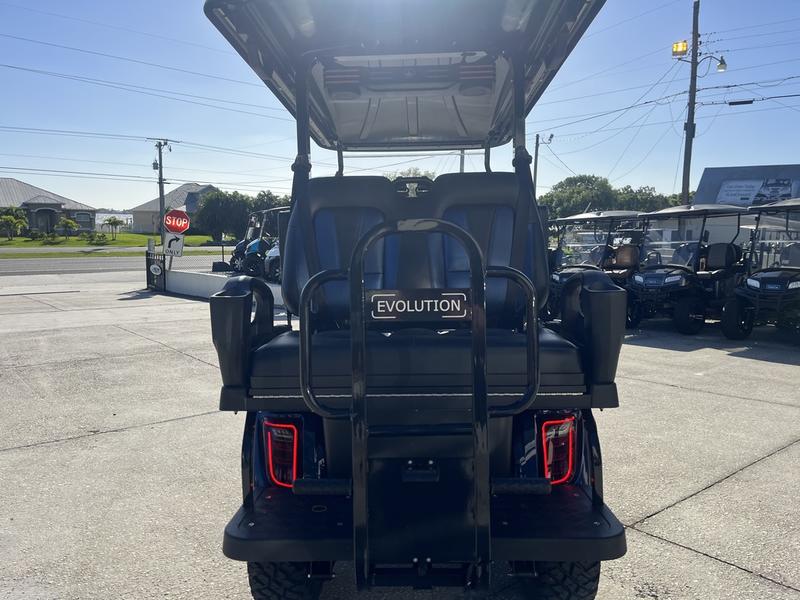 Lithium-powered Evolution D5-Maverick 2+2 2025 golf cart