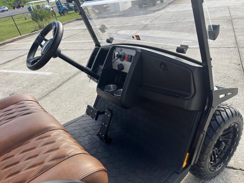 Dashboard of 2025 E-Z-GO Liberty ELiTE Lithium Bright White in Los Angeles California