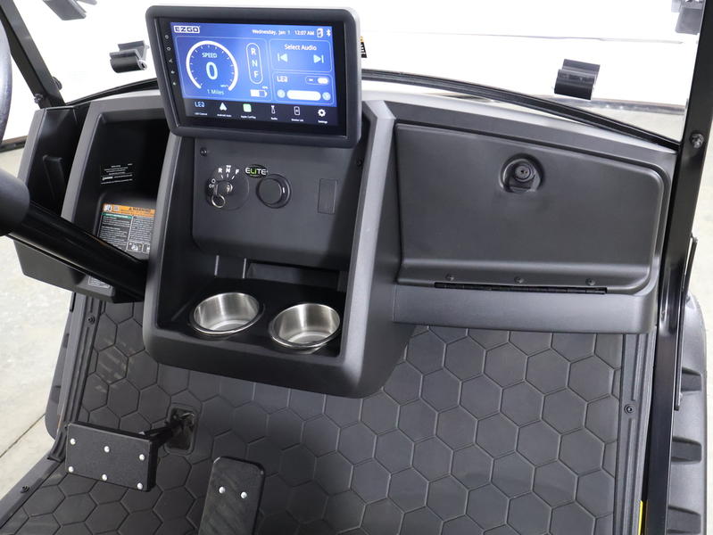 2026 E-Z-GO® Liberty Summit XTL ELiTE Lithium 4-Passenger Lifted Golf Cart - Image 11